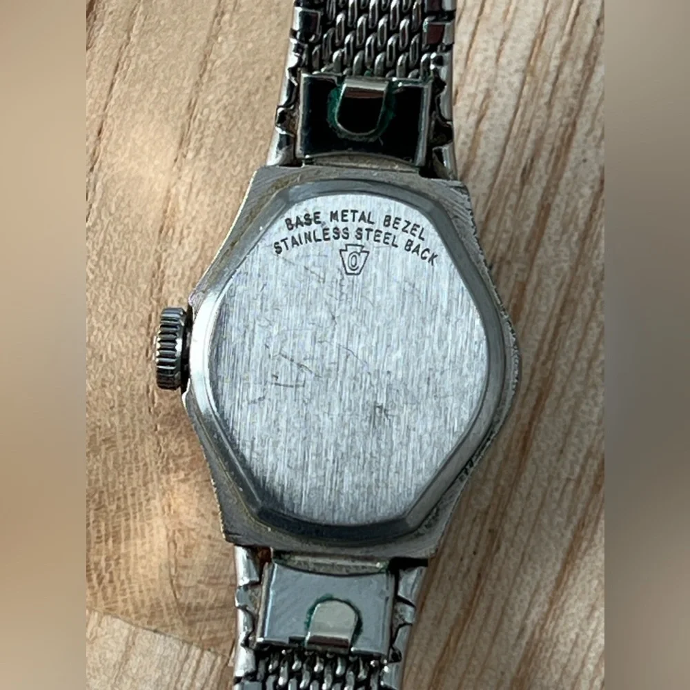 Waltham 17 Jewels Rare Vintage Mechanical Ladies Watch Stainless Dial Bracelet